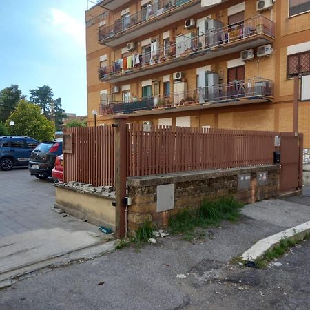 Premium Apartment With Parking Ciampino Luaran gambar
