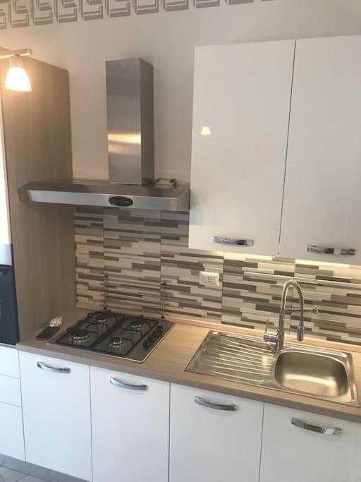 Premium Apartment With Parking Ciampino Luaran gambar