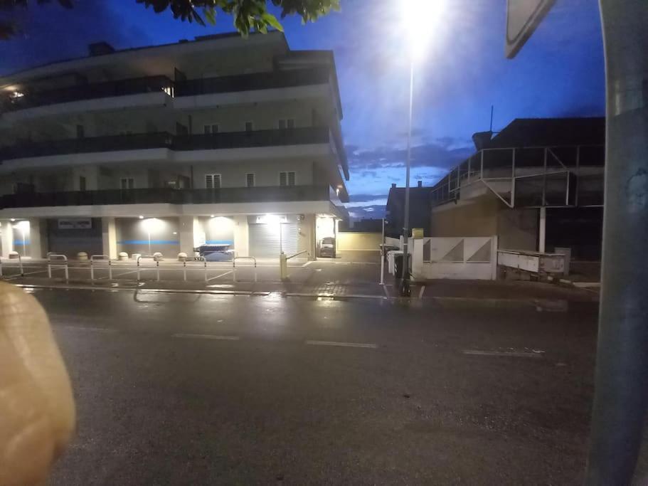 Premium Apartment With Parking Ciampino Luaran gambar
