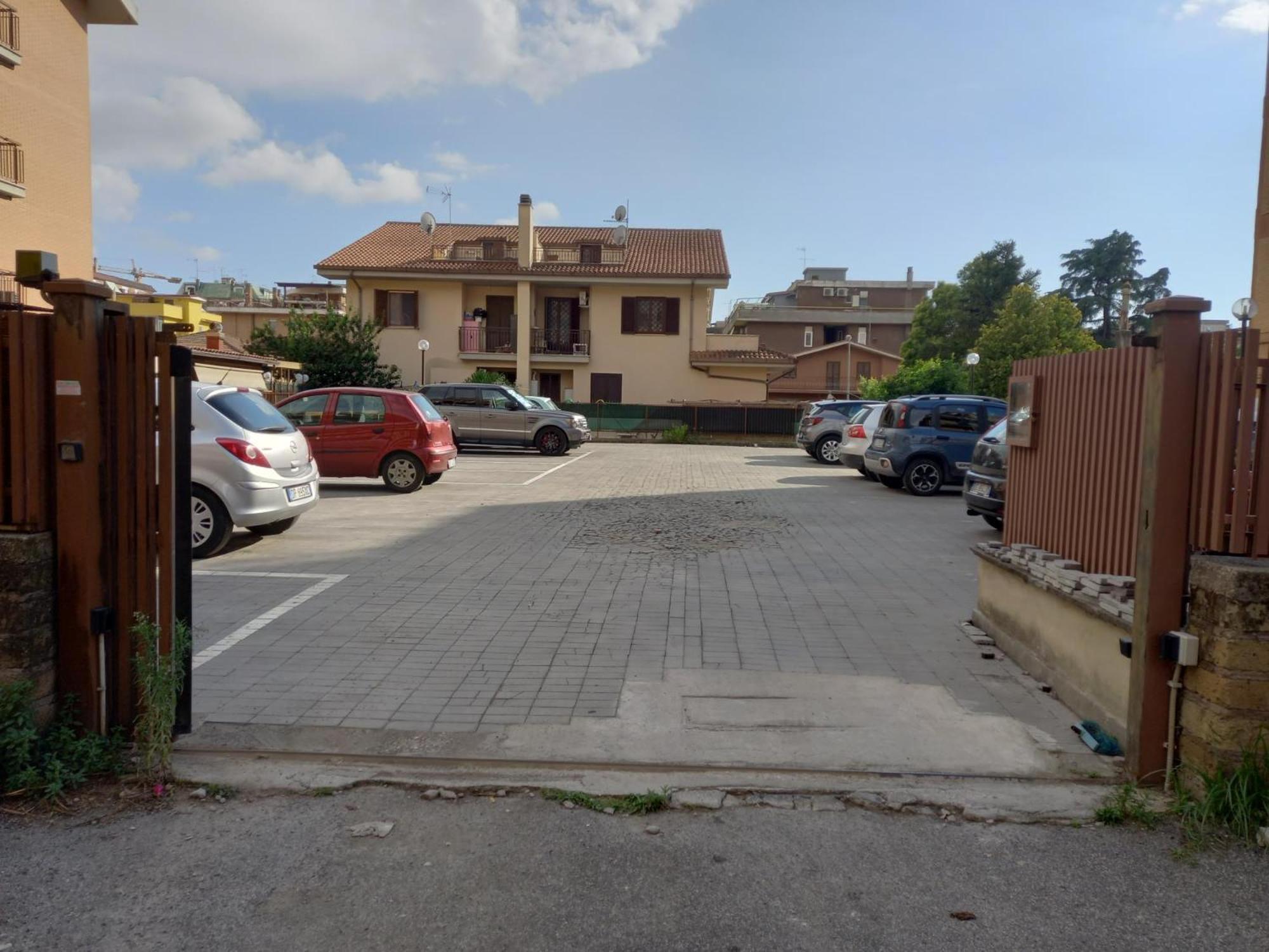 Premium Apartment With Parking Ciampino Luaran gambar